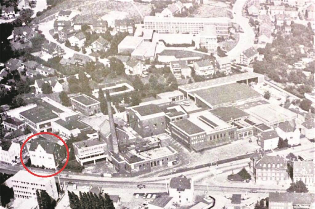 Die Runges hauchen dem Recklinghäuser „Braumeisterhaus“ neues Leben ein Rot umkreist zeigt sich das Haus an der Dortmunder Straße 11 neben der Schlegel-Brauerei (M.).