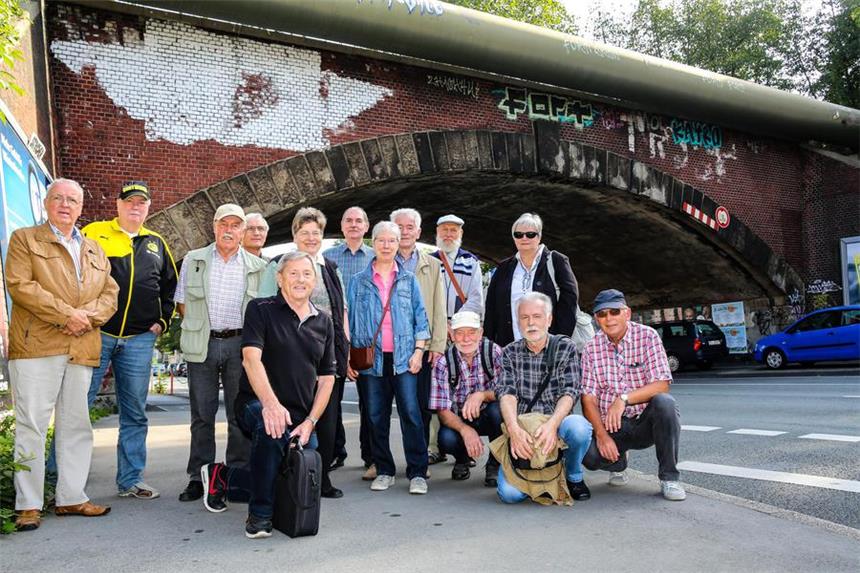 Fachwerk und lose Nieten Historische Eisenbahnbrücken stellte der Heimat- und Geschichtsverein Asseln bei einem Rundgang vor.