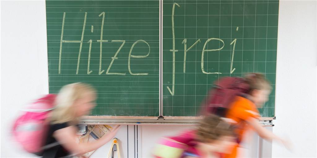 Wann gibt es Hitzefrei in Haltern? Pläne gegen Hitzewellen an den Schulen Hitzefrei – in Grundschulen sei es "sehr schwierig", sagt die Schulleiterin der Marienschule. Und auch in den weiterführenden Schulen sprechen sich die Halterner Schulleiter vorher ab. (Symbolbild)
