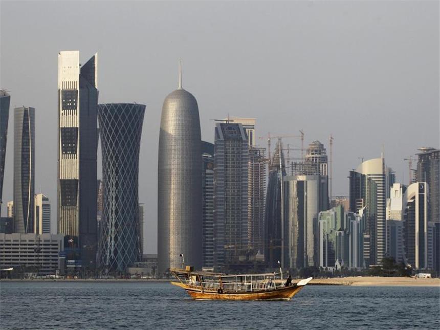 US-Ermittler vermuten russische Hacker hinter Katar-Krise Hochhäuser der Skyline von Doha, Katar. Foto: Saurabh Das/Archiv