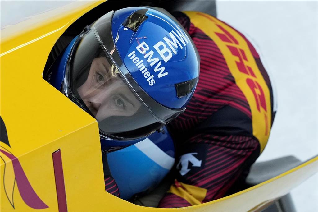 Fünfter Sieg im siebten Rennen: Laura Nolte holt Gesamtweltcup Laura Nolte fährt einen Bob.