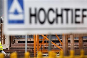 Hochtief war im Oktober mit einer Offerte über 18,6 Milliarden Euro in das Bieterrennen um Abertis eingestiegen. Foto: Martin Gerten