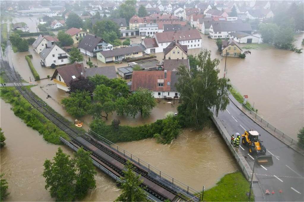 Hochwasser im Süden steigt: Warnung vor heftigen Überschwemmungen Hochwasser in Süddeutschland.