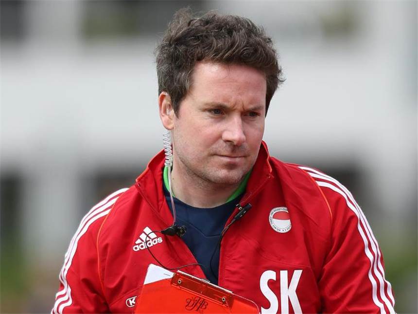 Deutsche Hockey-Männer starten mit Niederlage in Turnier Hockey-Nationaltrainer Stefan Kermas kann mit dem Auftakt seiner Mannschaft nicht zufrieden sein. Foto: Christian Charisius