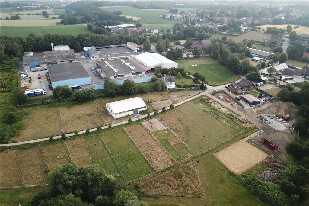 Lkw-Lärm auf Gerther Straße: Anwohner kämpft gegen Pläne eines Betriebs Höfe, Pferdeweiden, viel Natur, Kornbrennerei Büchter, aber auch große Hallen, Bagger, Gewerbe: An der Stadtgrenze zwischen Bochum und Castrop-Rauxel will sich ein Bodenaufbereiter auf dem ehemaligen Philippine-Gelände ansiedeln. Die Politik in Castrop-Rauxel will das gern verhindern. Aber hat sie darauf genug Einfluss?