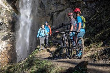 Höhepunkt der neuen Mountainbike-Rundtour Stoneman Taurista im Salzburger Land: der Johanneswasserfall. Foto: Dennis Stratmann/TVB Obertauern