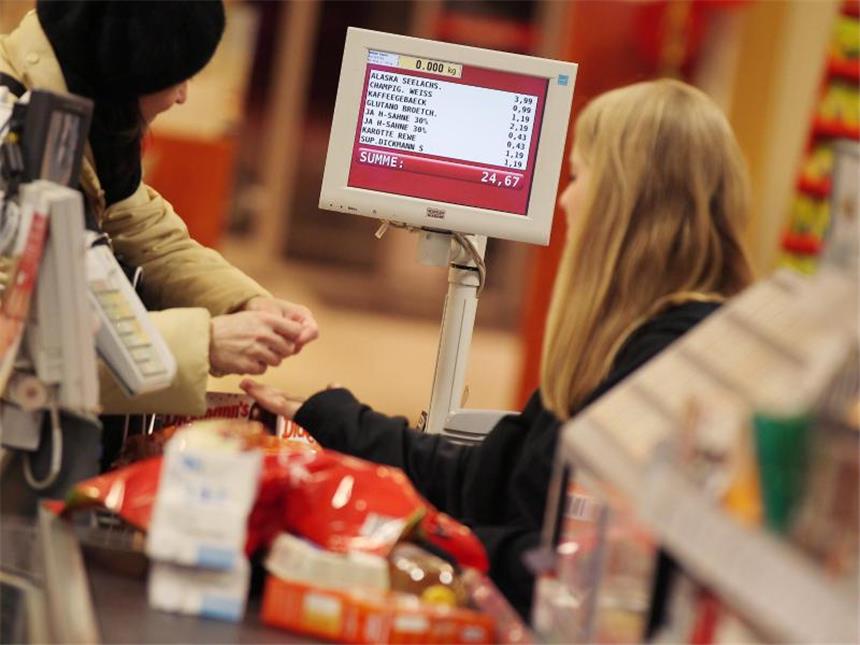 Inflation im Juni bei 1,6 Prozent: Reisen und Nahrung teurer Höhere Preise für Nahrungsmittel haben die Inflation im Juni auf 1,6 Prozent getrieben. Foto: Oliver Berg