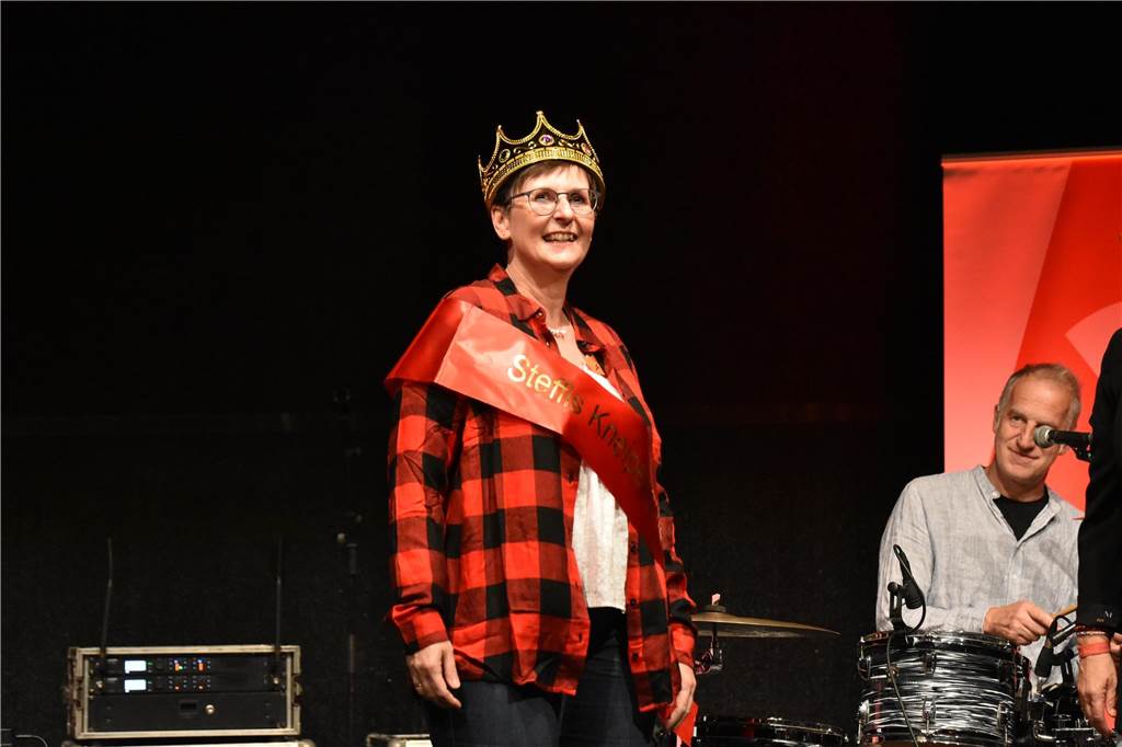 Hörfunkmoderatorin Steffi Neu machte auf ihrer Kneipenquiz-Tour Station bei Tante Amanda in Dortmund. Als Talkgast begrüßte sie Sportmoderator Peter Großmann vom ARD Morgenmagazin und Comedian Hein Gröning. Reichlich Unterstützung bekam die Quizmasterin von Frank Krieger, der mit "Krieger kriegt's hin" einen festen Platz in ihrer Steffi Neu Show auf WDR 2 hat. Das Publikum im ausverkauften Biergarten war begeistert.