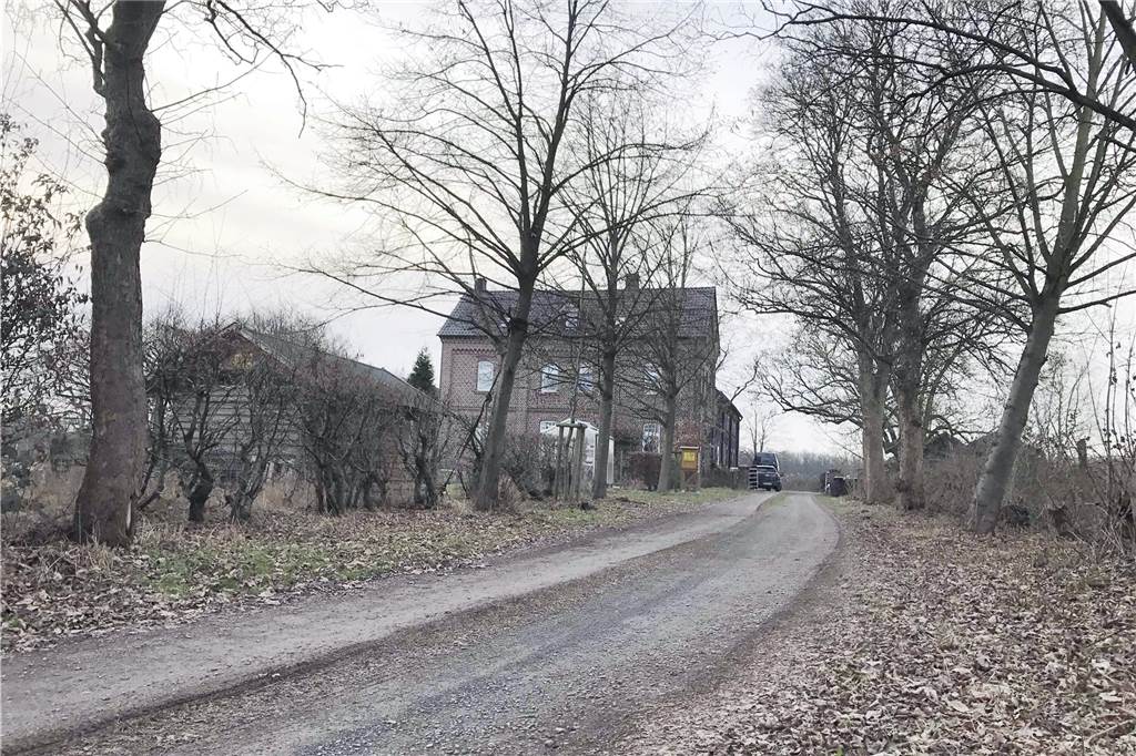 Die B 474n steht vor der nächsten Klage - und vor dem Baustart Hof Schnettler: Dieses Gebäude muss weg, wenn die B474n kommen sollte.