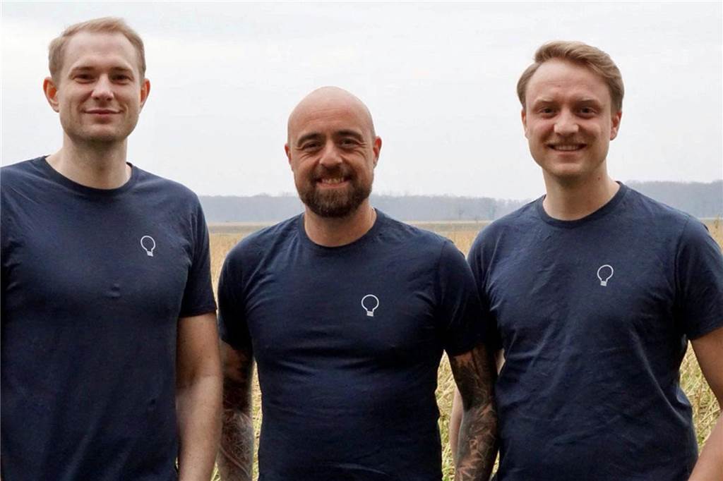 Tyll Selhorst (31) entwickelt KI-unterstützte Lern-App Hoffen auf den Erfolg ihrer Lern-App: (v. l.) Tyll Selhorst, Acun Gürsoy und Jonas Keyen.