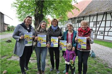 Hoffen auf viele Spender für die Tafel: (v.l.) Angelika Hauschopp, Birgit Nehling, Annette Giesebrecht, Konstanze Kempcke mit Tochter Paula und Elisabeth Schulze Wethmar.