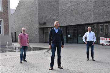 Hoffen, dass der Schülertag im Frühjahr 2021 durchgeführt werden kann(v.l.): Dr. Michael Göring (Vertreter Einzelhandel), Jörg Lenhard (Citymanager und Mitglied Arbeitskreis "Ausbildungsoffensive"), Franz-Wilhelm Frankemölle (Vertreter Industrie).