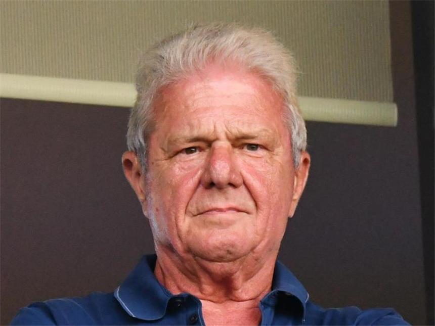 Hoffenheim-Mäzen Hopp verteidigt RB Leipzig Hoffenheims Mäzen Dietmar Hopp steht beim Spiel gegen RB Leipzig auf der Tribüne. Foto: Uwe Anspach