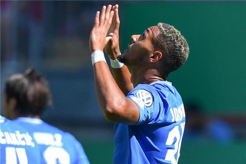 Tor-Gala des Brasilianers Joelinton für Hoffenheim Hoffenheims Torschütze Joelinton Cassio Apolinario de Lira (r) feiert seinen Treffeer zum 1:0. Foto: Uwe Anspach
