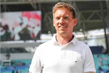 Hoffenheims Trainer Julian Nagelsmann blickt dem Spiel gegen Hannover 96 optimistisch entgegen. Foto: Jan Woitas