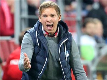 Hoffenheims Trainer Julian Nagelsmann feierte sich über den späten Sieg. Foto: Thomas Frey