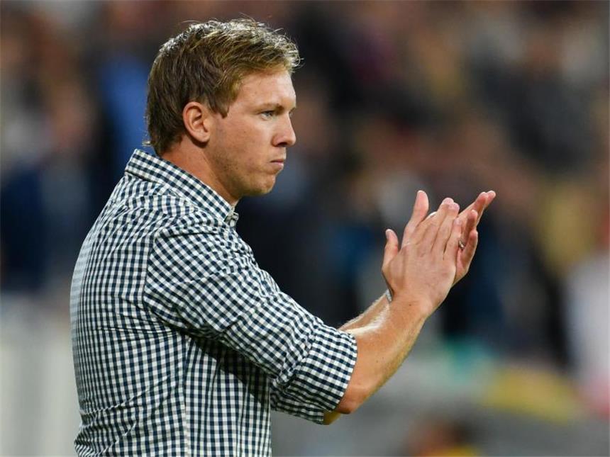 Die Sprüche zum 3. Spieltag der Fußball-Bundesliga Hoffenheims Trainer Julian Nagelsmann freute sich über den reaktionsschnellen Balljungen. Foto: Uwe Anspach