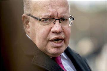 Hoffnung setzt Altmaier auf die weiterhin laufenden Gespräche zwischen USA und EU-Kommission über die Strafzölle auf Aluminium und Stahl. Foto: Andrew Harnik/AP/