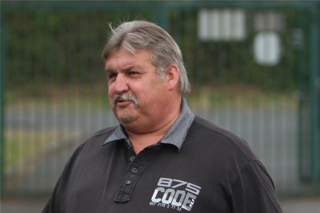 Termin-Chaos bei Eintracht Werne – Gespräche zur Lösung laufen: „Stadt hat uns das zugesichert“ Hofft auf die Freigabe des Rasenplatzes durch die Stadt: Wernes Sportlicher Leiter Rainer Fiebig.