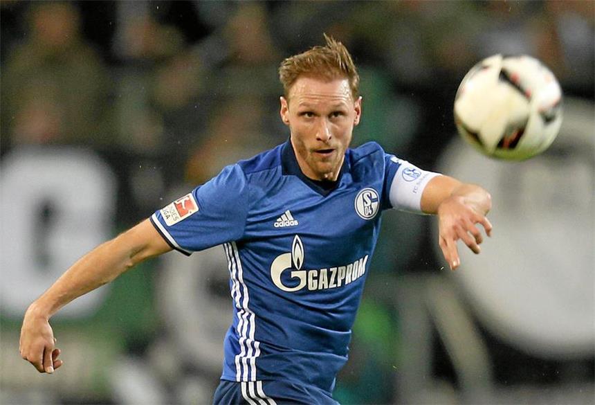 Tedescos Probleme mit Schalkes Dreierkette Hofft gegen RB Leipzig auf einen Einsatz von Beginn an: Schalkes Ex-Kapitän Benedikt Höwedes.