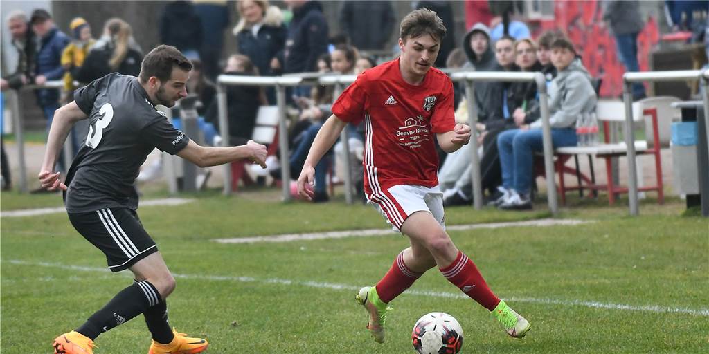 Kreispokal: Castrop-Rauxeler Kreisliga-Team bekommt Besuch vom Ex-Regionalligisten Hohen Besuch bekommt der TuS Henrichenburg (rote Hemden) in der zweiten Runde des Recklinghäuser Kreispokal-Wettbewerbs.