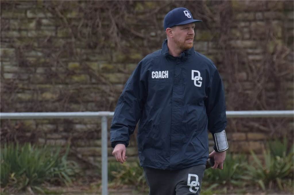 Football-Co-Trainer: „Kenne die Offensivspieler nicht mit Namen“ Holger Meyring ist Defensiv-Koordinator der Dortmund Giants.