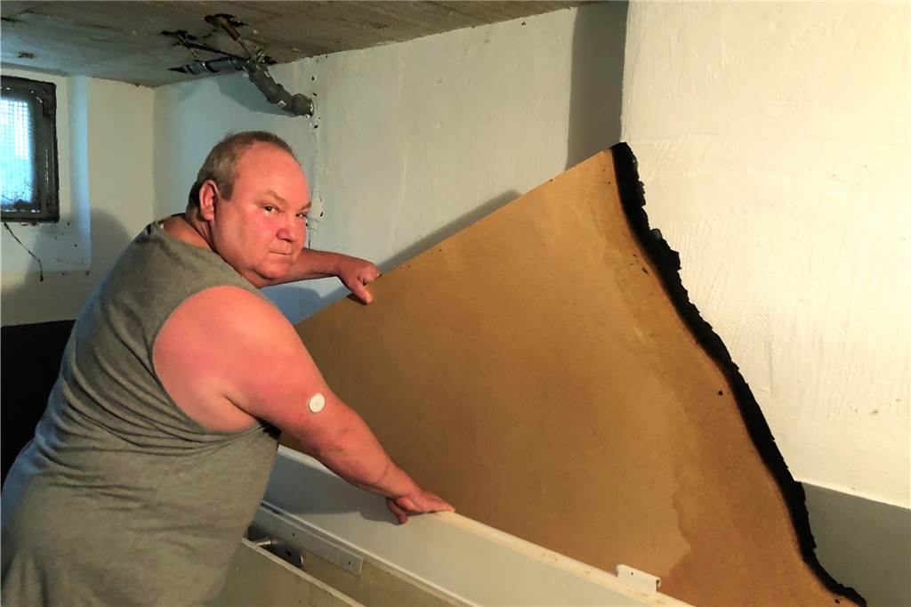 Der Feuerteufel im Dortmunder Westen schlägt vor allem in zwei Stadtteilen zu Holm Rajewski konnte in der Nacht auf den 19. August nicht gut schlafen. Für die Bewohner des Hauses in Kley war das ein großes Glück: So bemerkte Rajewski das Feuer im Keller des Hauses und konnte es löschen.