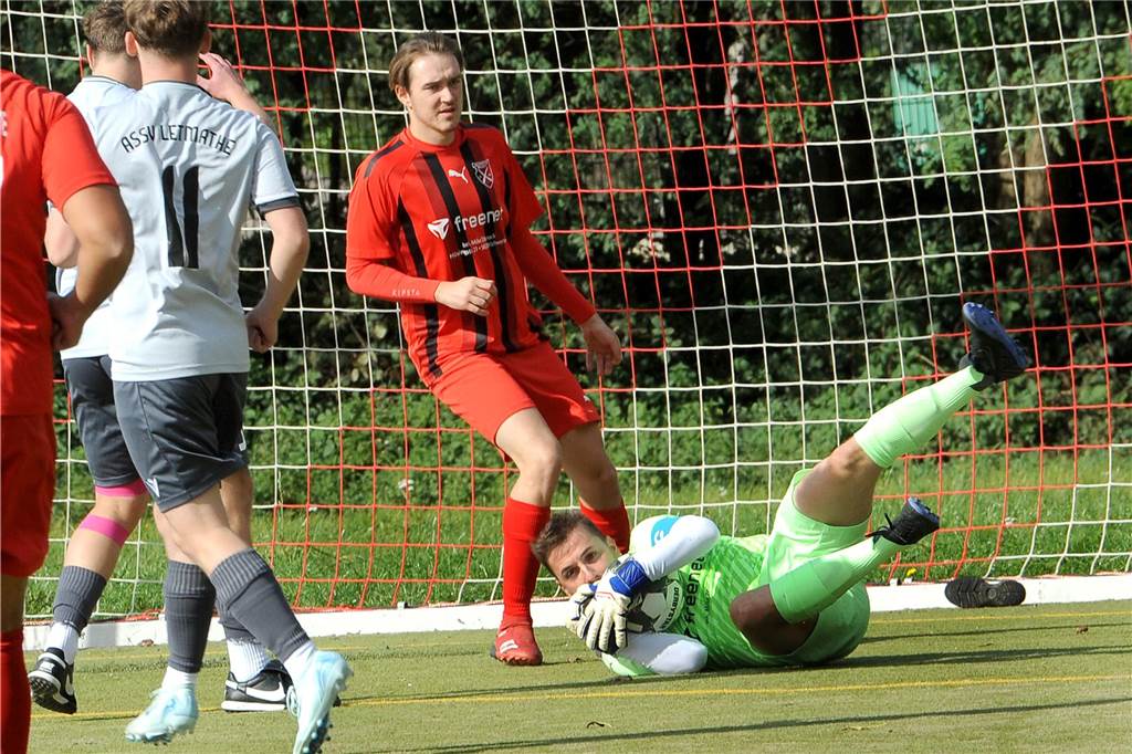 95 Fotos zum Durchklicken: Die besten Bilder vom vergangenen Schwerter Fußball-Sonntag Holzpfosten Schwerte hat gegen den ASSV Letmathe mit 0:7 verloren.