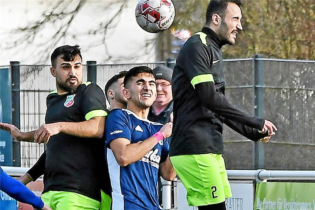 BR Billmerich greift bei HSC-Reserve zu: Mittelfeld-Allrounder hilft im Kellerkampf Holzwickedes Abolfaz Tagizadeh (Mitte) schließt sich in der Winterpause dem Ortsnachbarn BR Billmerich an.