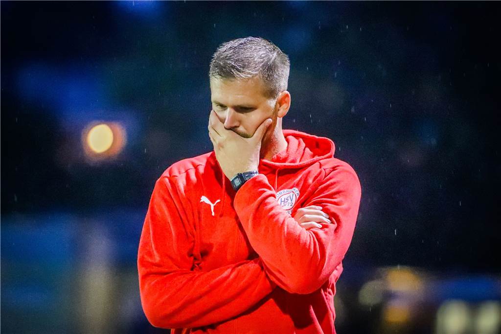 Kann der Hombrucher SV im Kampf um den Aufstieg ein ernsthafter Konkurrent werden, Herr Buchholz? Hombruchs Trainer Alexander Enke.