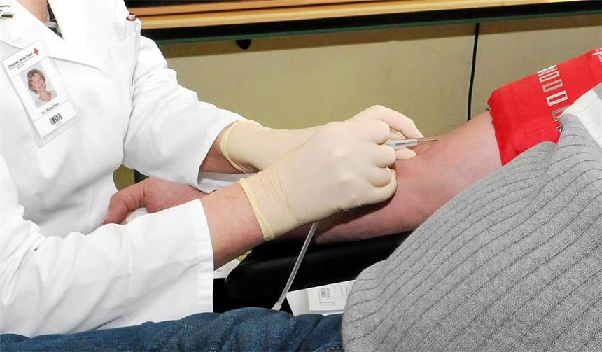 Castrop-Rauxeler Schwule tadeln Blutspendereform Homosexuelle Männer sollen künftig unter bestimmten Voraussetzungen auch Blut spenden dürfen.