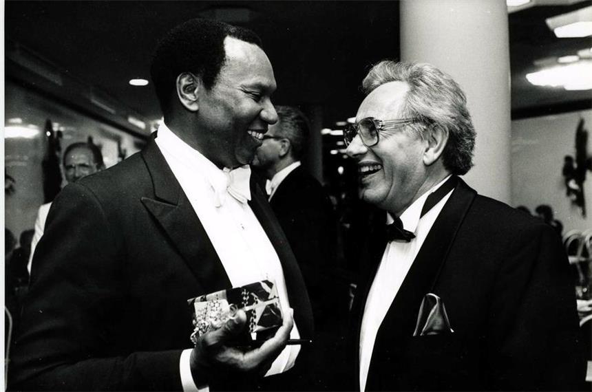Ehemaliger Theaterintendant Horst Fechner gestorben Horst Fechner (r.) und der bekannte US-amerikanische Opernsänger Simon Estes