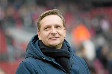 Horst Heldt bleibt bei Hannover 96.
