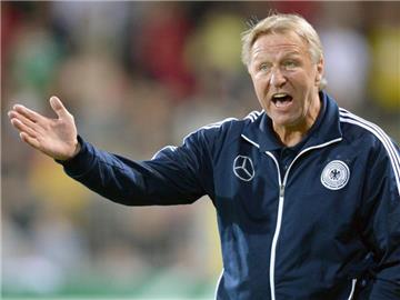 Horst Hrubesch ist der Trainer U21-Junioren. Foto: Patrick Seeger