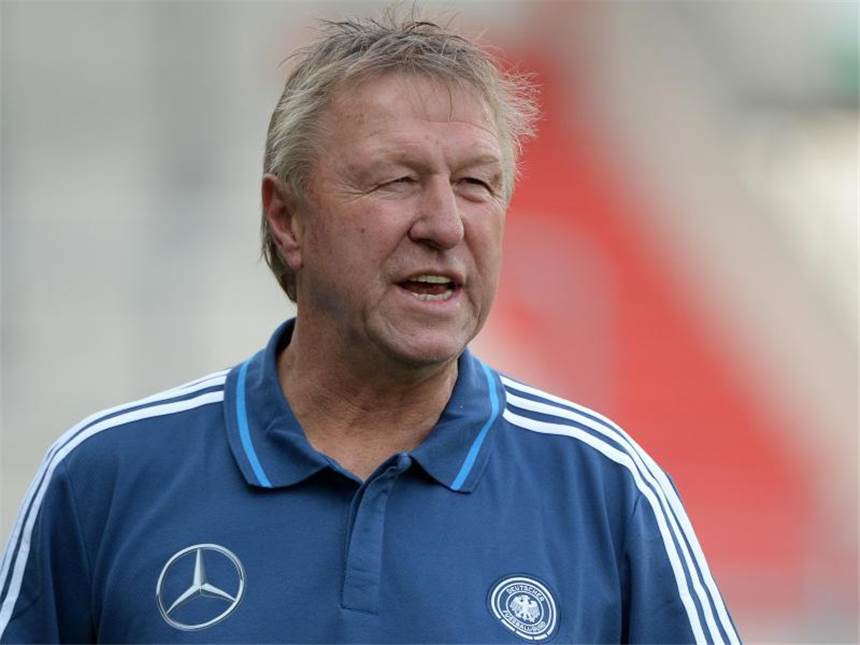 U21-Coach Hrubesch fordert Sieg gegen Rumänien Horst Hrubesch plant für das Spiel gegen Rumänien eine kleine Rotation im Team. Foto: Hendrik Schmidt