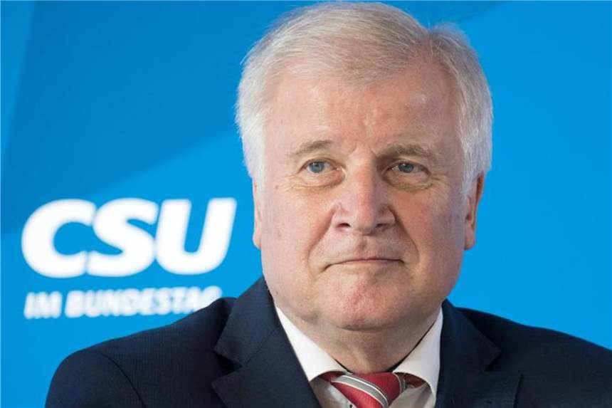 Seehofer bleibt stur Horst Seehofer kommt zur Sommerklausur der CSU-Landesgruppe im Bundestag. Foto: Ralf Hirschberger