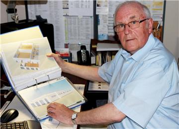 Horst Westermann präsentiert die Pläne für das Vereinsheim des TSC Haltern. Der Projektgruppen-Leiter und sein Team warten nur noch auf ein passendes Grundstück. Doch die Suche gestaltet sich schwierig.