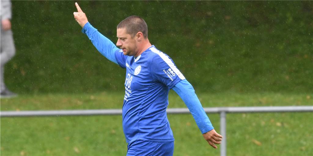 Wacker Obercastrop macht ein Herner Team zum Meister Horsthausens Goalgetter Sven Rabe hat am vorletzten Saisonspieltag seine Treffer 62 und 63 markiert.