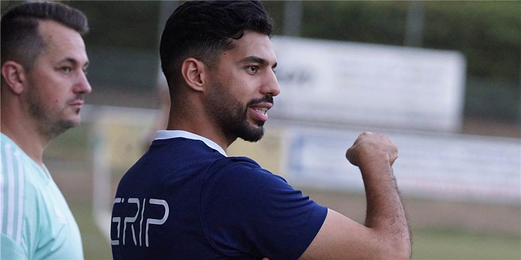 Nach Westfalenpokal-Ausscheiden: Verletzung eines Holzwickeders drückt auf die Stimmung HSC-Co-Trainer Hamza El Hamdi hat einen verletzten Spieler zu beklagen.