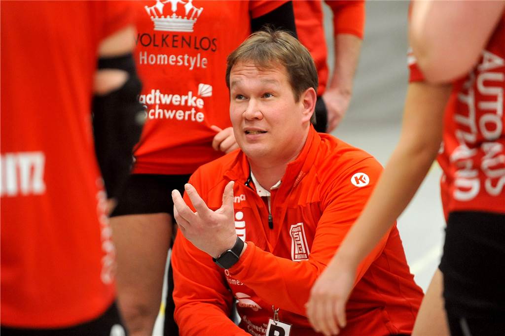 HSG-Handballerinnen starten mit drei Neuzugängen in die Vorbereitung HSG-Trainer Mischa Quass.