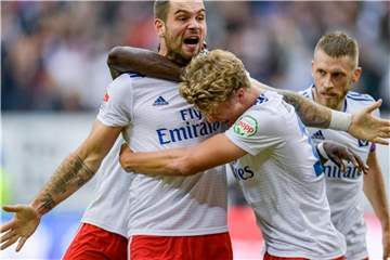 HSV-Stürmer Pierre-Michel Lasogga erzielte alle drei Treffer gegen Heidenheim. Foto: Axel Heimken