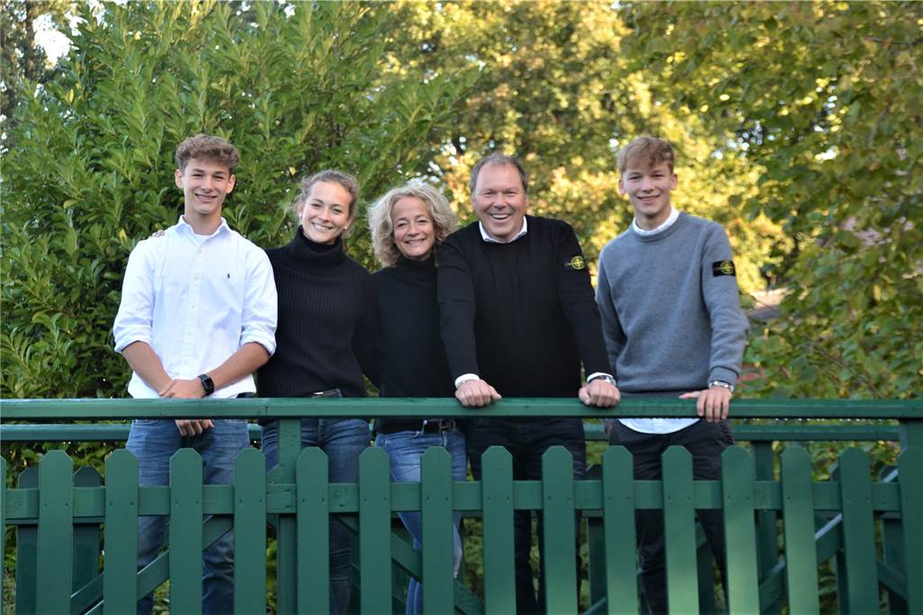Landwirt, Erfinder, Visionär: Hubert Loick ist Unternehmer des Jahres 2022 Hubert Loick mit Familie