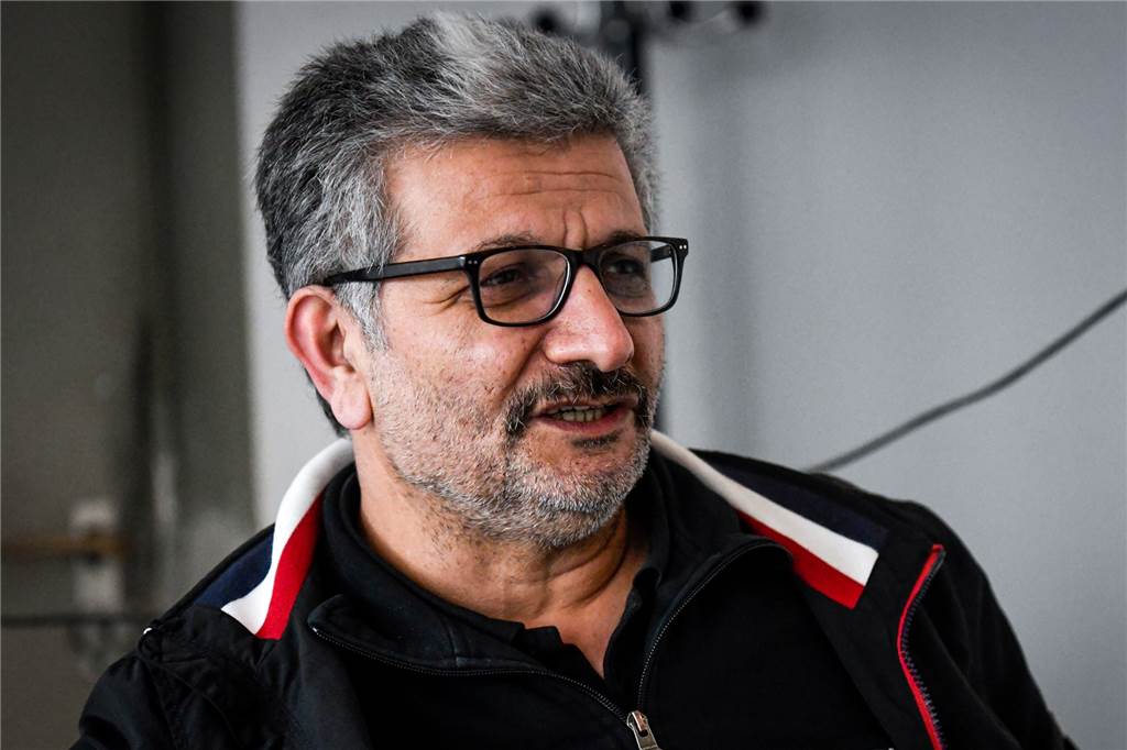 Personal-Hammer in Gahmen: SG-Trainer Bülent Kara räumt seinen Posten Hüseyin Tekin ist bei der Suche nach einem Nachfolger für Trainer Bülent Kara offenbar schon fündig geworden.