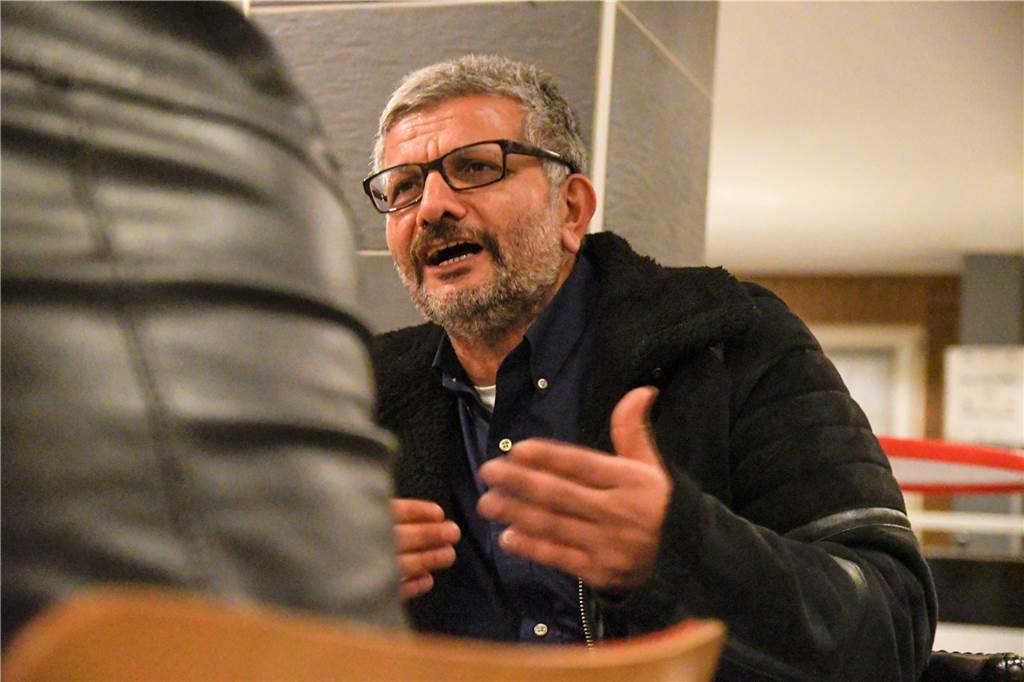 „Ich habe die Mannschaft zusammengehalten“ - Abtrünniger Jugendtrainer schießt gegen den VfB Lünen Hüseyin Tekin von der SG Gahmen habe laut Tiryaki seinen Wechsel zu früh verkündet.