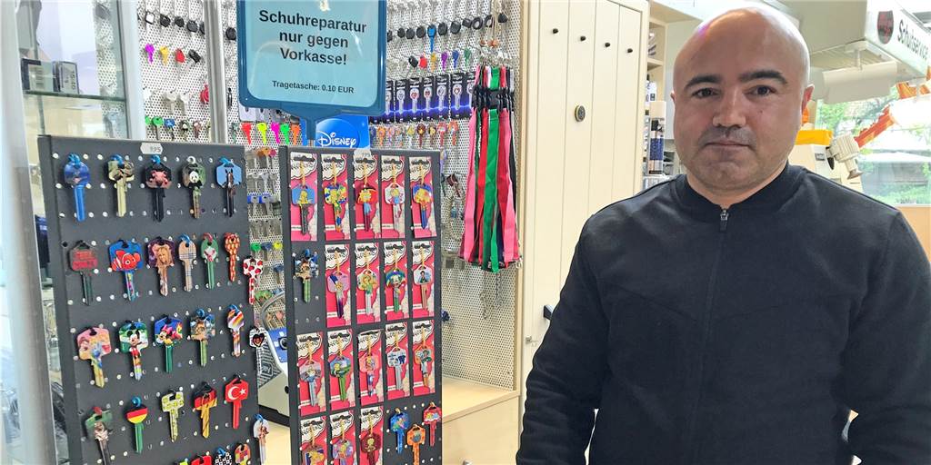 Hornecenter Werne: Ein weiterer Inhaber hat neuen Standort gefunden - andere hoffen noch Hüseyin Ülger ist Inhaber des Schuh- und Schlüsselservices Glosz.