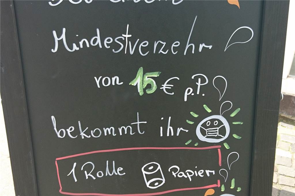 Kneipen im Westen: Gastronomen zwischen Humor, Existenzangst und kreativen Lösungen Humor in Krisen-Zeiten: Joanna Smolka vom "Blickpunkt bei Joanna" hat für Gäste einen besonderen Benefit.