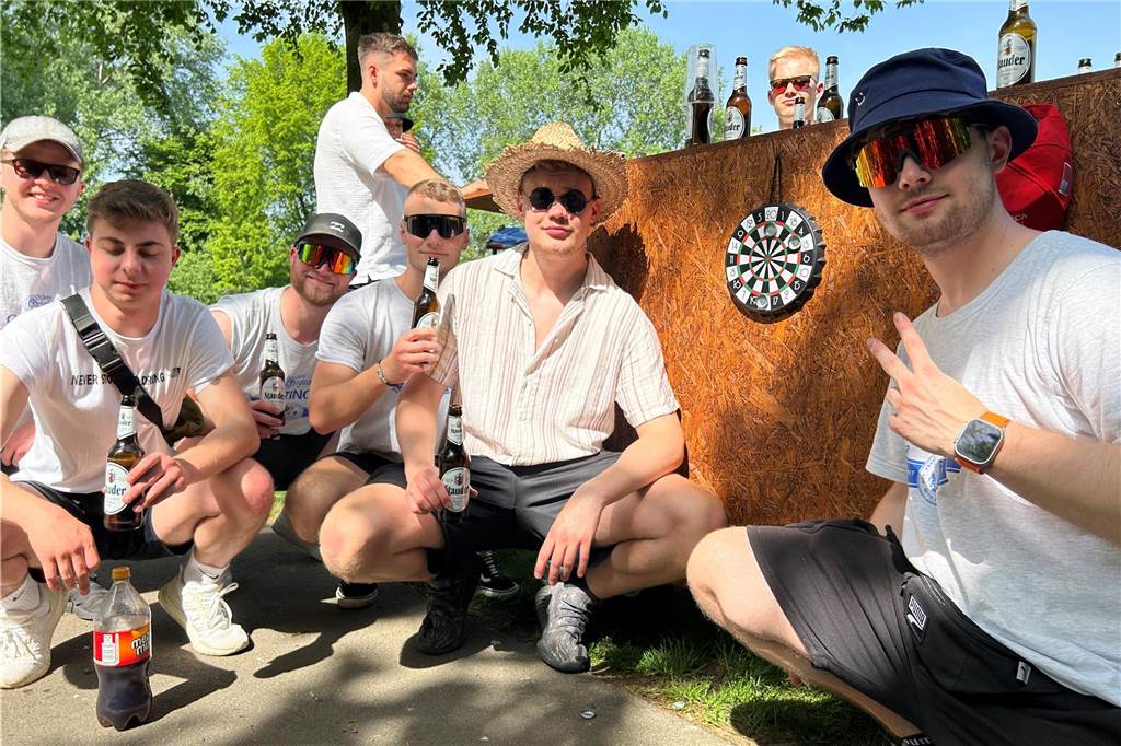 Hunderte junge Menschen feierten am Mittwoch (1.5.) im Bürgerpark Maria Lindenhof in Dorsten.