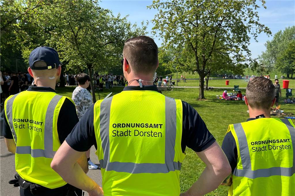 Hunderte junge Menschen feierten am Mittwoch (1.5.) im Bürgerpark Maria Lindenhof in Dorsten.