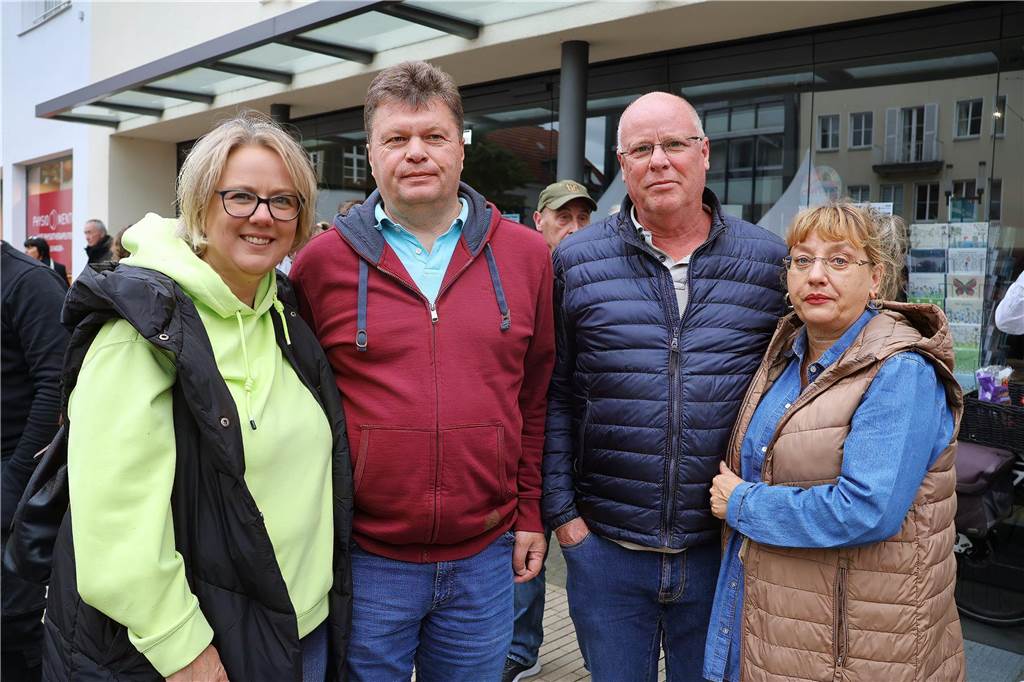 Hunderte kamen am Samstagabend zum Marktplatz in Dorsten, um die Florians zu hören.