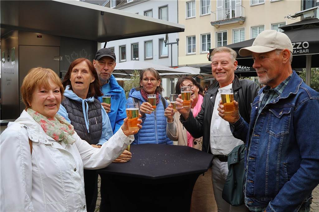Hunderte kamen am Samstagabend zum Marktplatz in Dorsten, um die Florians zu hören.